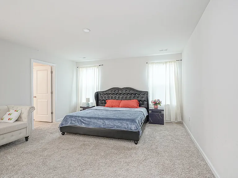 32 Westmont Dr #5 — Photo 5
