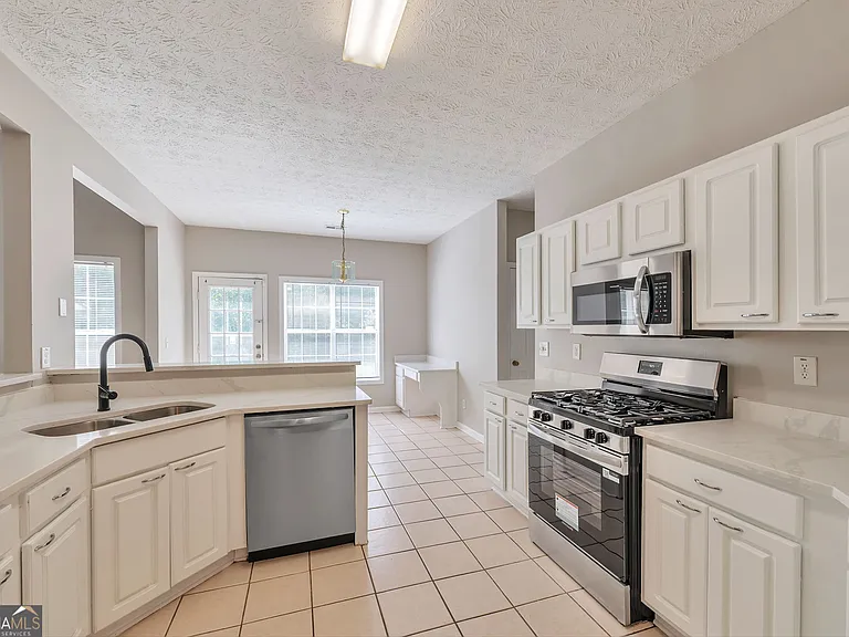 38 Rockport Dr — Photo 11