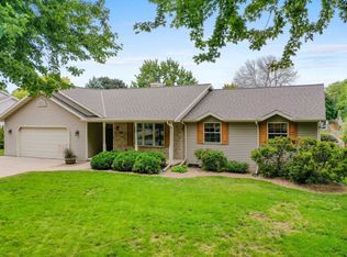 3162 E Ottertail Ct, Green Bay, WI 54311