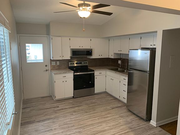 Kitchen Renovated 2021