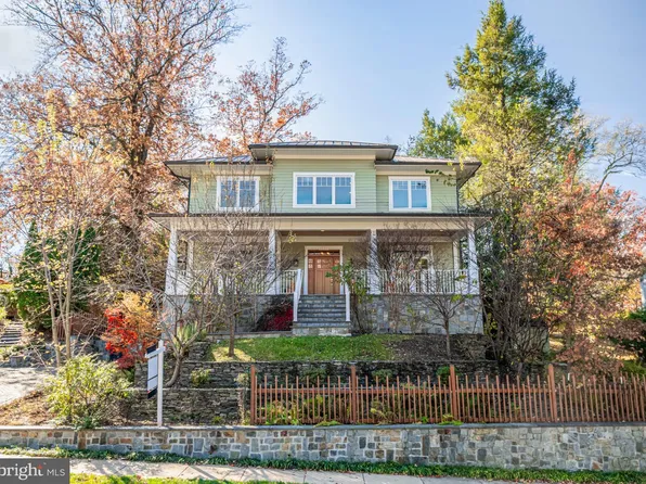 2136 Powhatan St, Falls Church, VA 22043