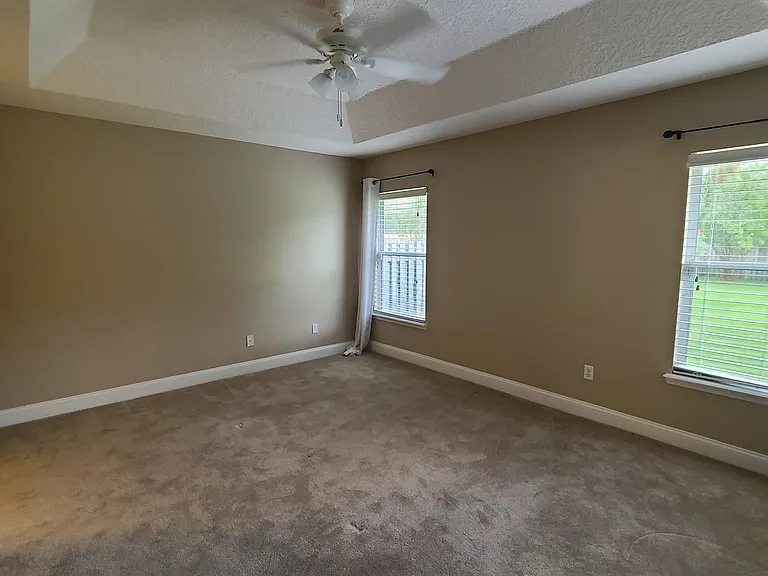 804 Esquire Ln — Photo 10