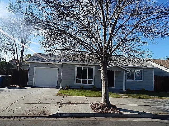 1608 C St photo 1