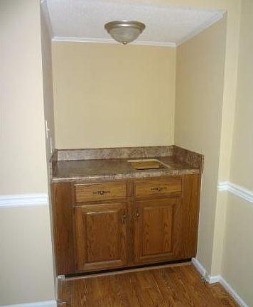 4th image of 5333 Stewart Dr