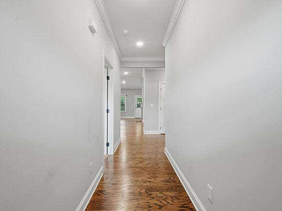 3rd image of 6911 Village Lake Cir