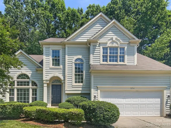 5714 Swanston Dr, Charlotte, NC 28269