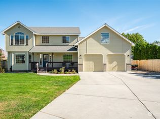 521 Cedar Wood Ln, Wenatchee, WA 98801