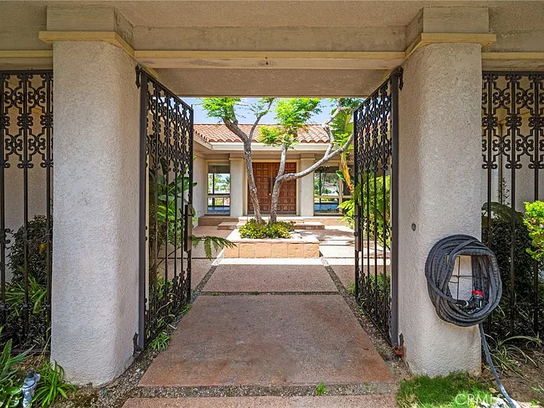 7117 Avenida Altisima — Photo 2