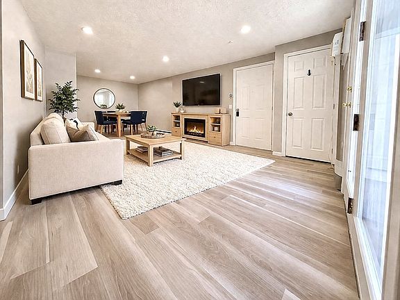 3rd image of 7 Gibbs St APT 7