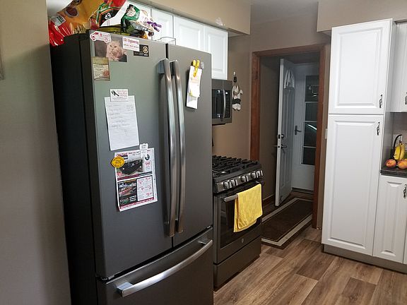 Newly remodeled kitchen.