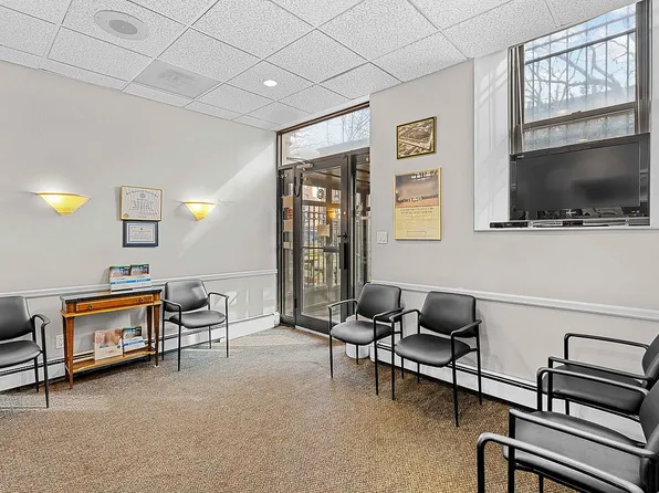 450 Clinton St Suite 1P, Brooklyn, NY 11231