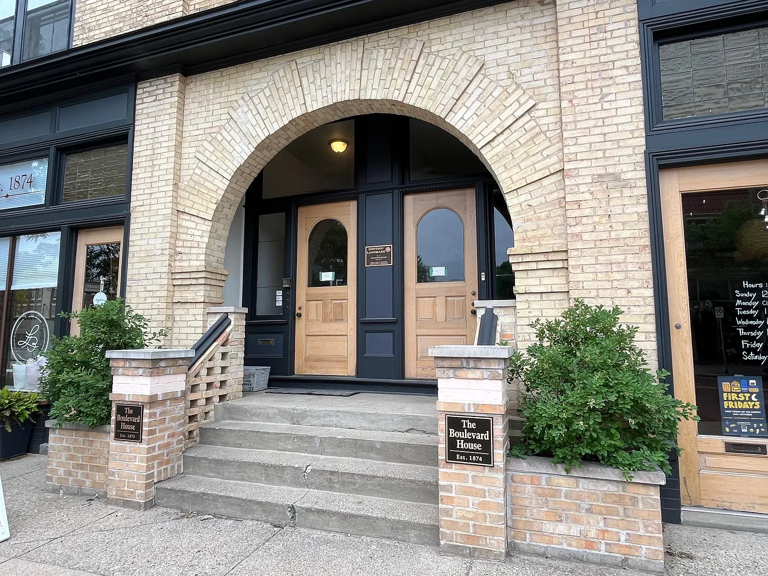 2 bed, 1600 sqft, $2,200 — Photo 3