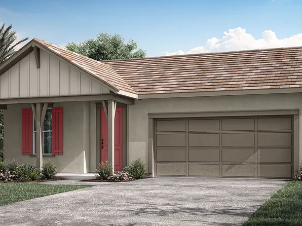 2800 Doral Ct, Tulare, CA 93274