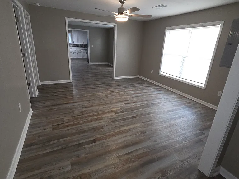 440 E Deaderick St — Photo 4