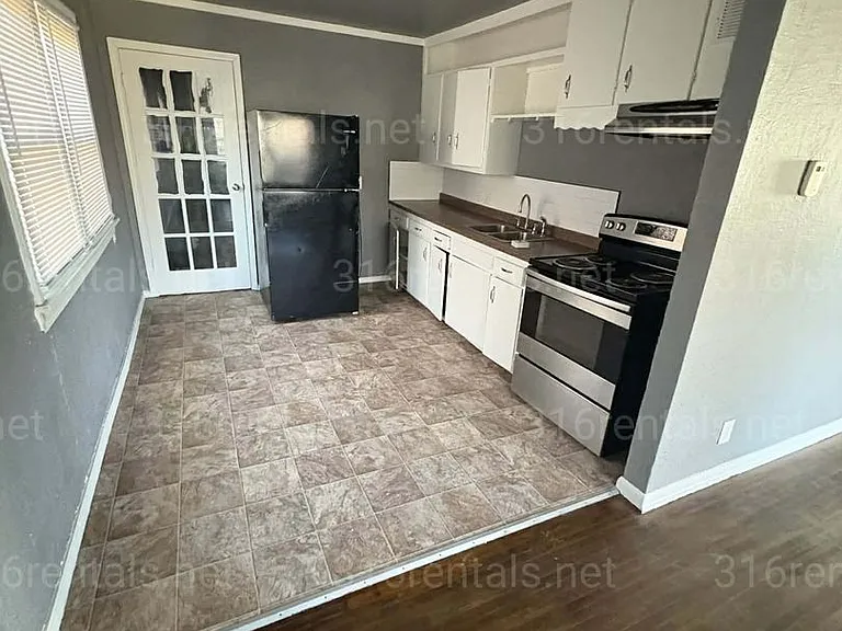 1822 N Kansas Ave — Photo 4