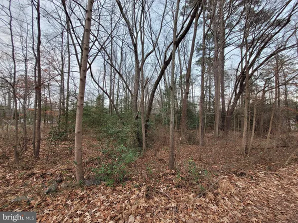14 Forest Grove Rd, Colonial Beach, VA 22443