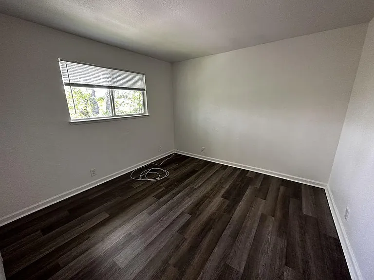 1600 Sycamore Dr #3 — Photo 6
