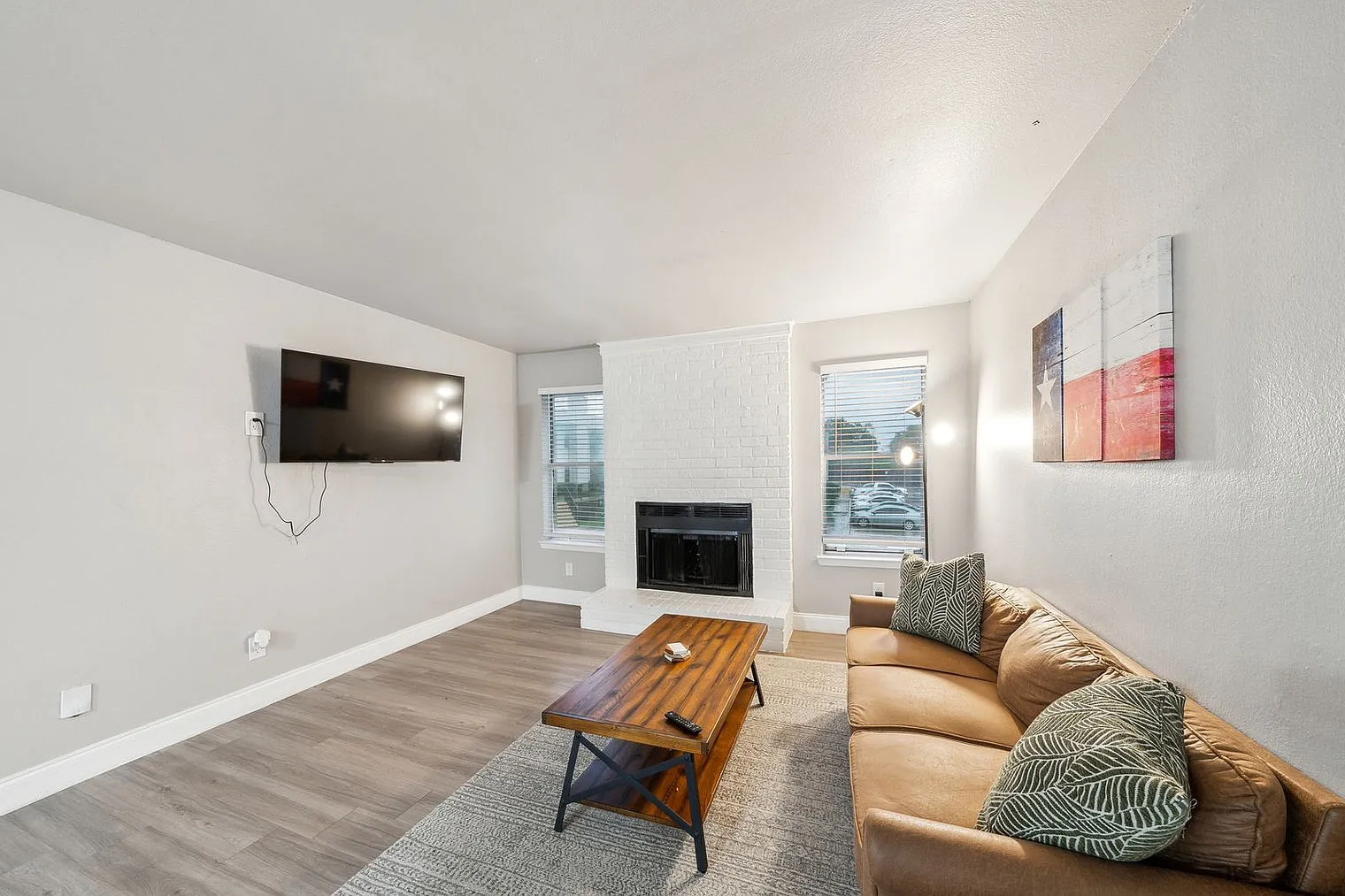 2 bed, 2.0 bath, 947 sqft, $2,496 — Photo 1