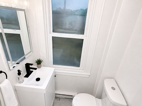 3rd image of 1133 Maryland Ave APT 1