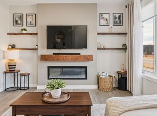 512 W River Ave, Cochrane, AB T4C 3B8