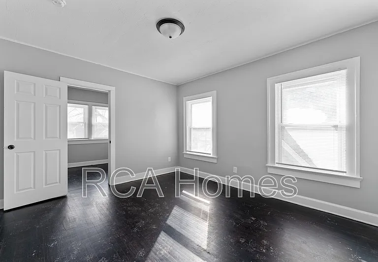 412 N Bradley Ave #2 — Photo 2