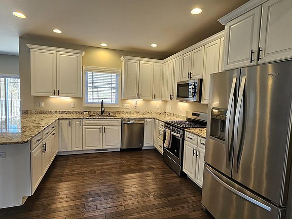 5th image of 313 Salonika Dr