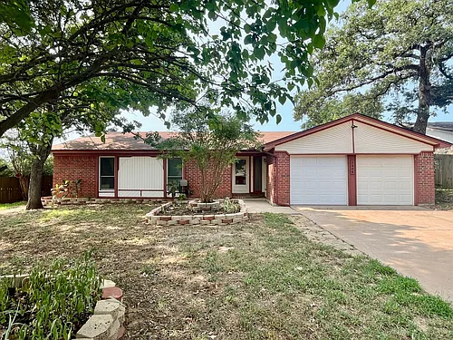 3904 Woodbury Ct Photo 1