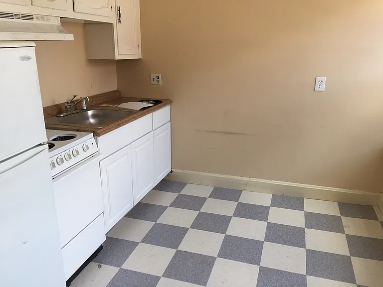 42 Main St #3 — Photo 1