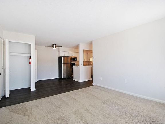 4th image of 1655 Bloomfield Place Dr #129