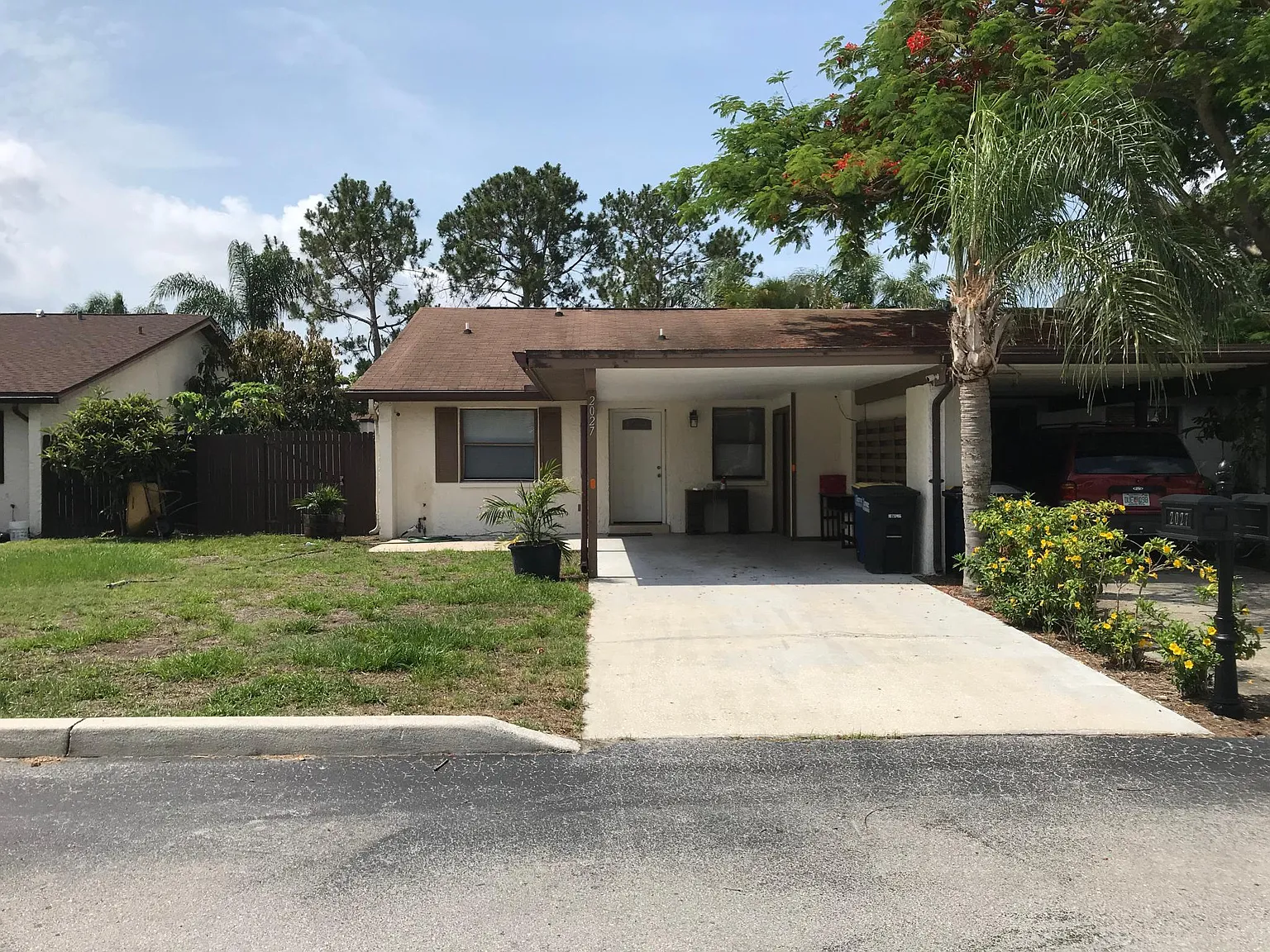 2027 Sunset Grove Ln — Photo 2