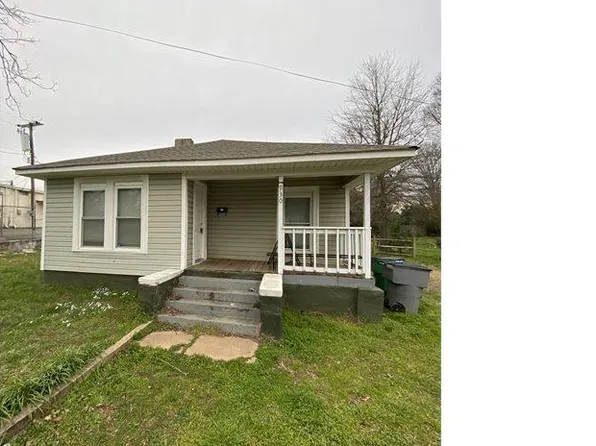 930 Cantwell St, Charlotte, NC 28208
