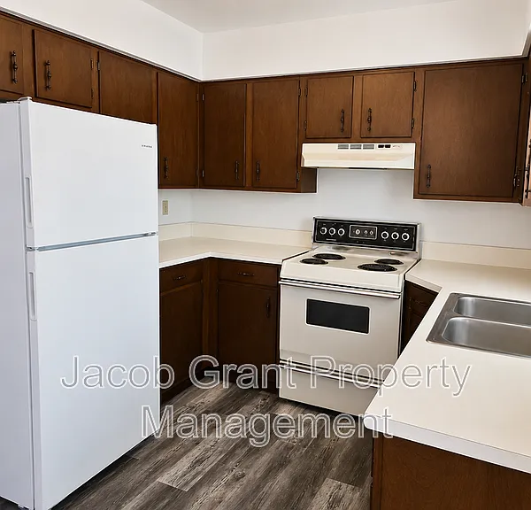 796 Whittier St #2 — Photo 4