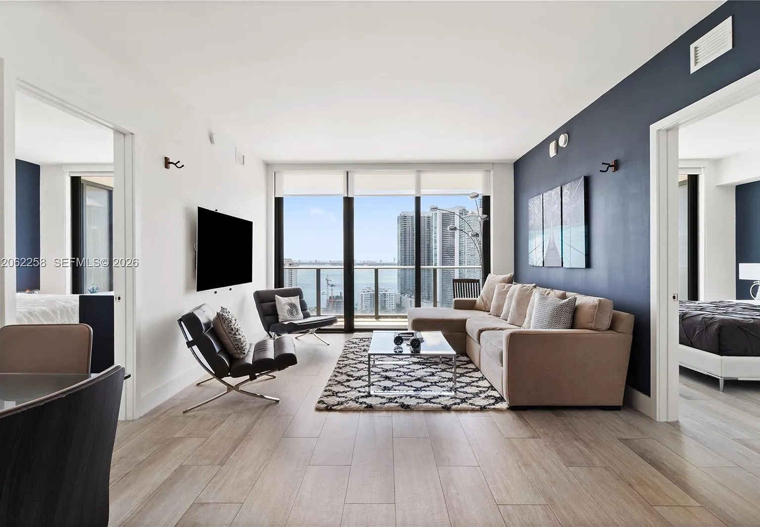 3401 Midtown Condo — Photo 2