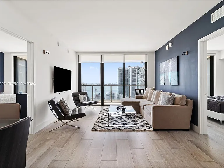 121 NE 34th St #2807 — Photo 2