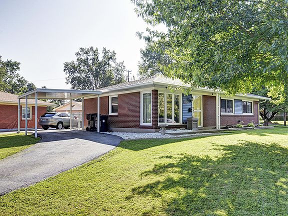 3rd image of 2312 Meadow Dr