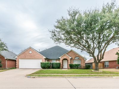 1400 Lyra Ln, Arlington, TX, 76013