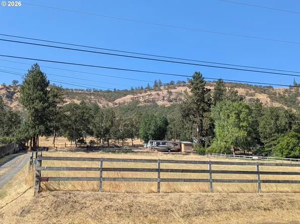 2514 W 10th St, The Dalles, OR 97058