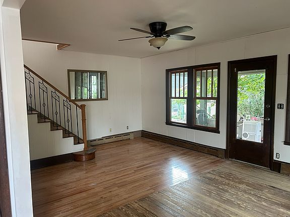 3rd image of 214 Burnham Dr