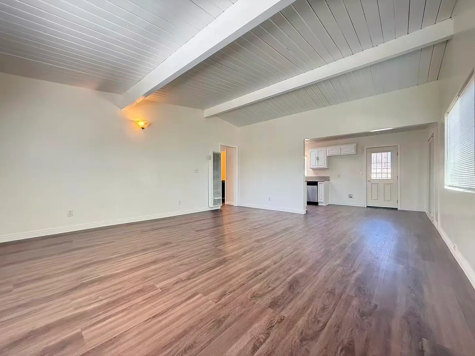 4 bed, 1634 sqft, $3,000 — Photo 3
