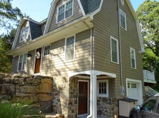 8 Pequotsepos Center Rd, Mystic, CT 06355