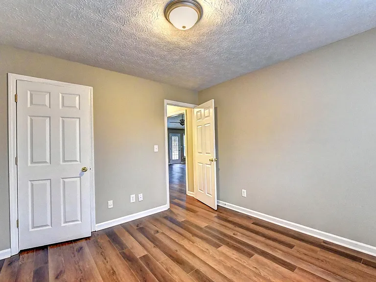 2010 Laurel Pointe Ln — Photo 6