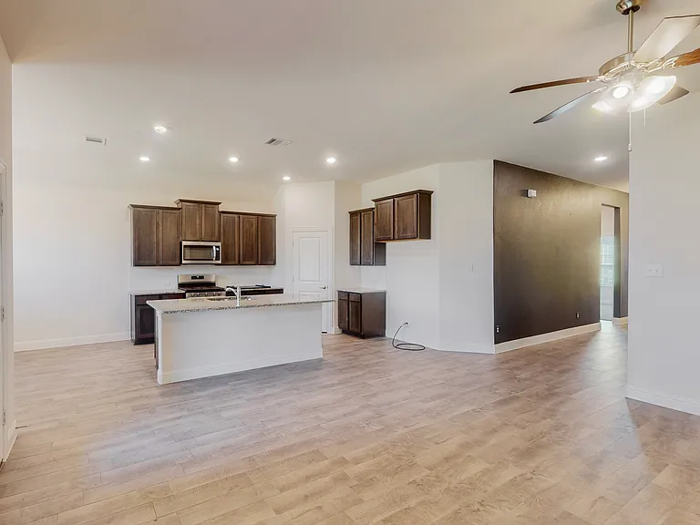 11029 Klondike Ln — Photo 9