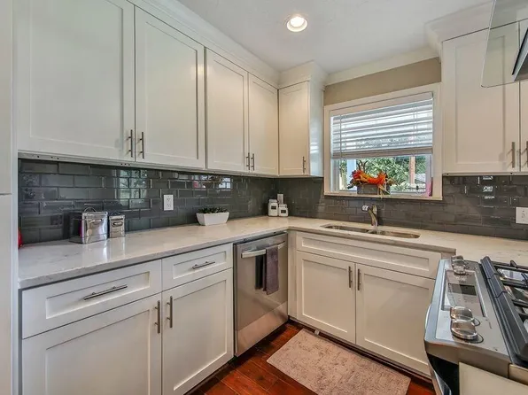 4130 Hill Oak Dr, Houston, TX 77092