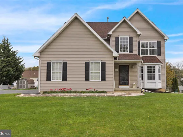 101 Winterson Dr, Hamburg, PA 19526