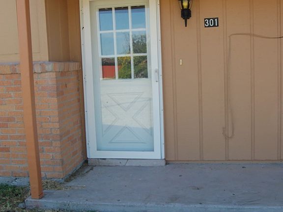 5th image of 301 Orange Ln