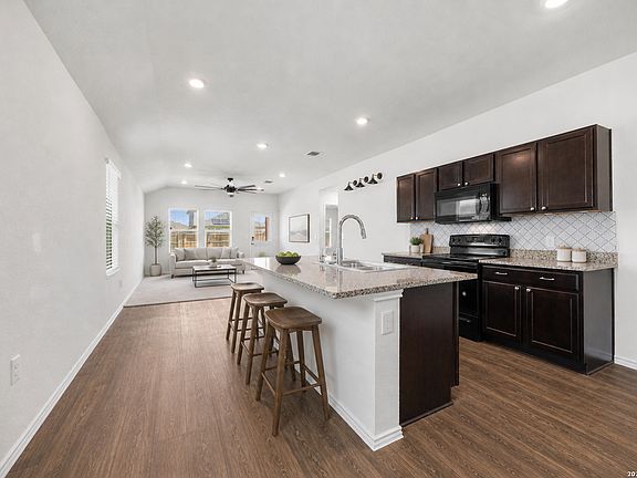 3rd image of 14809 BAJADA RD