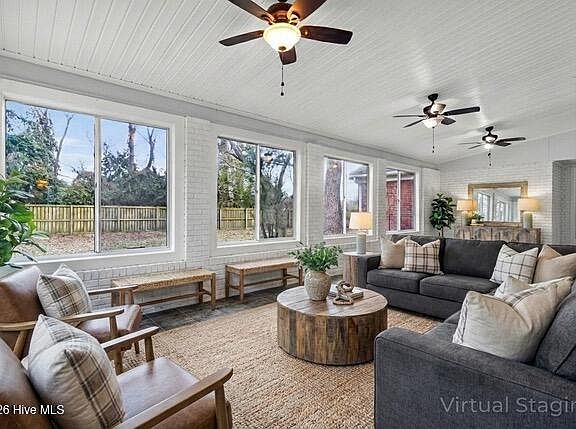 3rd image of 247 Farmlife Avenue