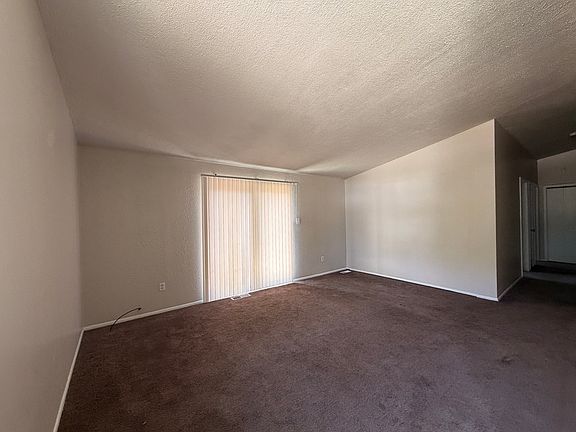 4th image of 29609 Everett St