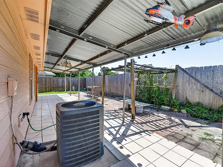 9918 Pierre Ct — Photo 13