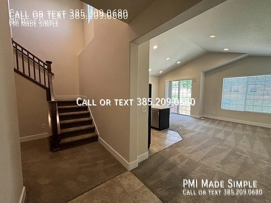 Charming 3 BR Townhome in North Lehi! — Photo 2